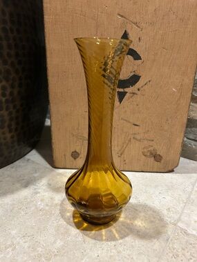 BRINN’S vintage amber glass bud vase
